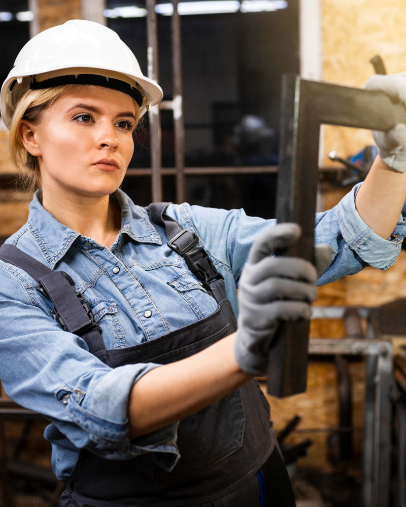 female-welder-work-with-helmet